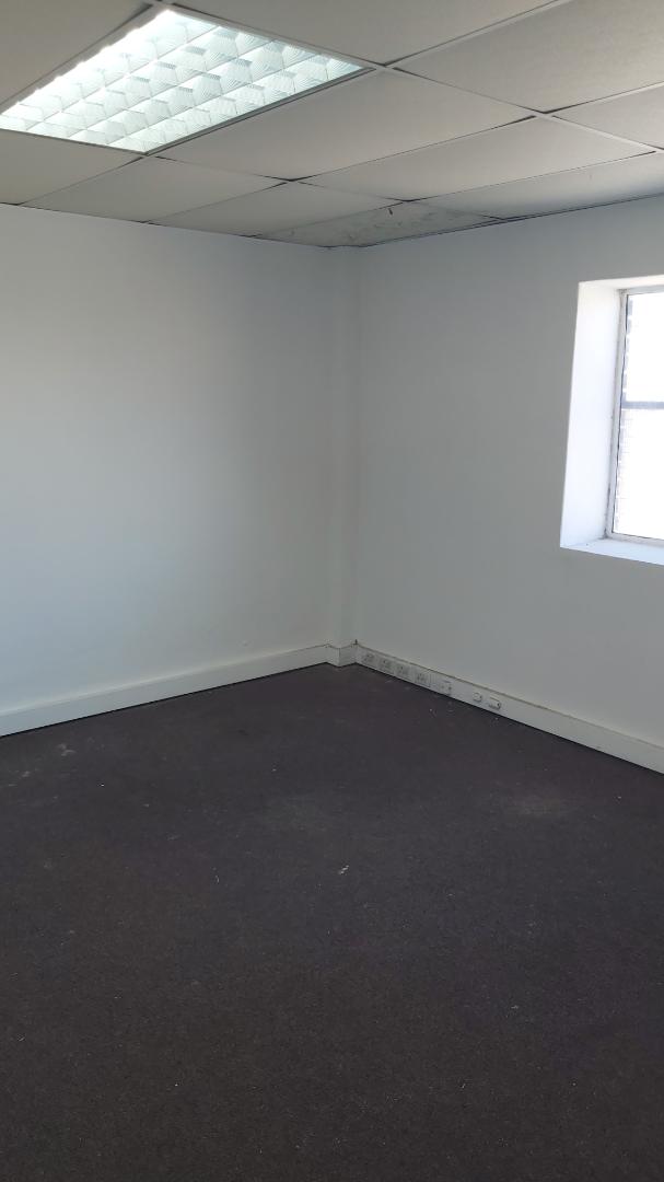 To Let Commercial Property for Rent in Sidwell Eastern Cape